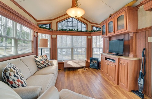 Alanson House | Cozy Alanson Home with Kitchen & Pool Near Mackinaw Island