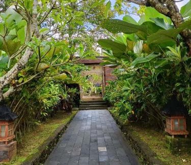 Kerambitan Cabin | Exceptional Alas Arum Ecolodge with Pool & Pet-Friendly Stays