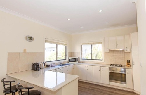 Jindabyne House | Child-Friendly Retreat at Alaska 2, Poley Cow Lane