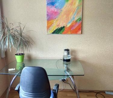 Dniprovs'kyi District Apartment | Discover Alaska Fox: Pet-Friendly Stay with Hot Tub