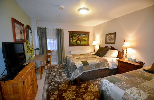 Fairbanks Cabin | Alaska Grizzly Lodge