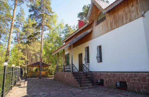 Schuchinsk House | Discover Alatau Guest House with Oceanfront Amenities