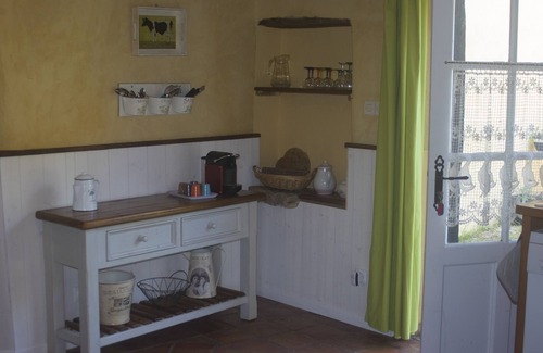 Ossages House | Eco-Friendly Retreat with Pool and Jacuzzi at Alaudy Vacances