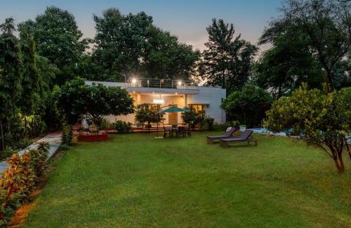 New Delhi Villa | Alaya Stays 3 BHK Pet friendly with Pvt Pool - Daffodil