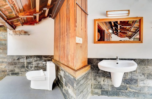 Mankombu Hotel | Alaya Stays Palm Dale by the Backwaters