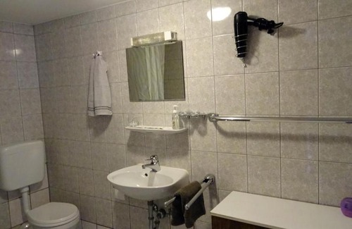 Gemarkung Laufen an der Eyach Hotel | Welcoming Alb Hotel Schalksburg: Pet-Friendly & Family-Oriented