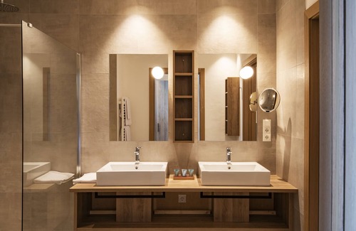 Termeno Sulla Strada del Vino Hotel | Discover Albergo Plattenhof: A 4-Star Retreat with Spa & Pool
