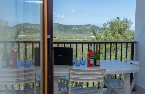 Montincello House | Pet-Friendly Alba Del Gargano Home with Hot Tub & Breakfast