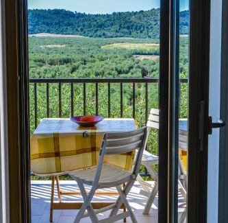 Montincello House | Pet-Friendly Alba Del Gargano Home with Hot Tub & Breakfast
