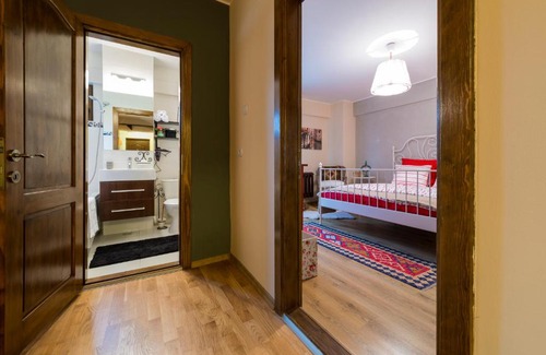 Alba Iulia Apartment | Top-Rated Alba House: Family-Friendly with Breakfast & Kitchen
