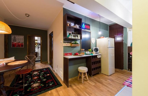 Alba Iulia Apartment | Top-Rated Alba House: Family-Friendly with Breakfast & Kitchen