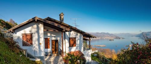 Carciano Apartment | Discover Alba in Cà delle isole: 4-Star Oceanfront Retreat