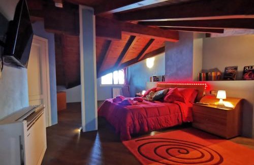 Carciano House | Inviting Alba sul lago B&B: Guest Rated 9.3 with Hot Tub