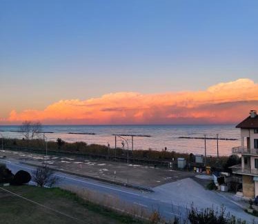 Massignano Bed & Breakfast | Relax at B&B Alba sul Mare: Oceanfront Bliss Awaits