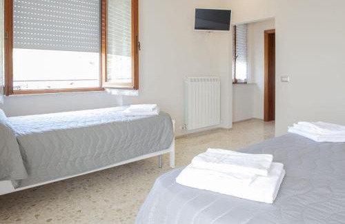 Massignano Bed & Breakfast | Relax at B&B Alba sul Mare: Oceanfront Bliss Awaits
