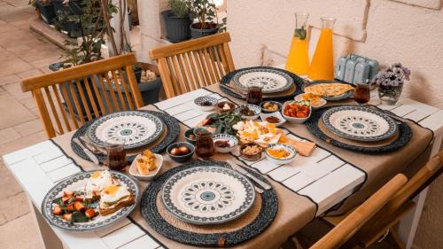 Alacati Hotel | Alba Taş Otel: Pet-Friendly Retreat with Hot Tub Access