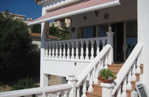 El Mas Fumats Villa | Discover Albacete31: Family-Friendly with Pool Access