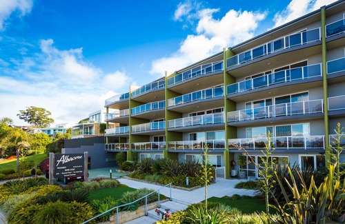 Merimbula Apartment | Exceptional Albacore Apartments with Oceanfront Pool Access