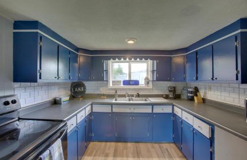 Albany House | Family Lake Getaway in Albany: Pet & Child Friendly Fun!
