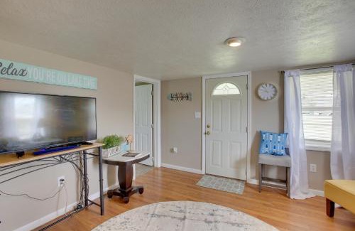 Albany House | Family Lake Getaway in Albany: Pet & Child Friendly Fun!