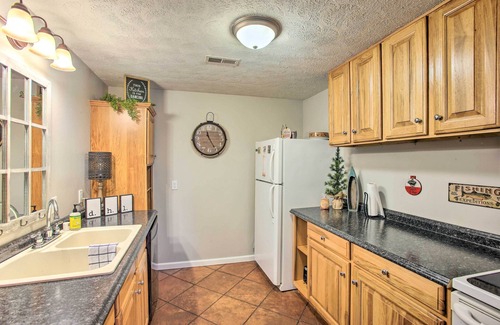 Albany House | Albany Home: Steps from Dale Hollow Lake with Great Amenities