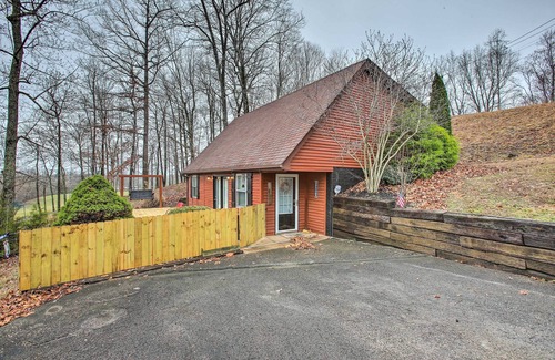 Albany House | Albany Home: Steps from Dale Hollow Lake with Great Amenities