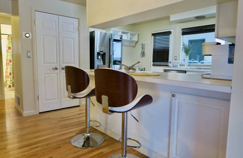 Tri-Cities House | Albany: Modern Home with Firepit, Foosball & Spa Amenities