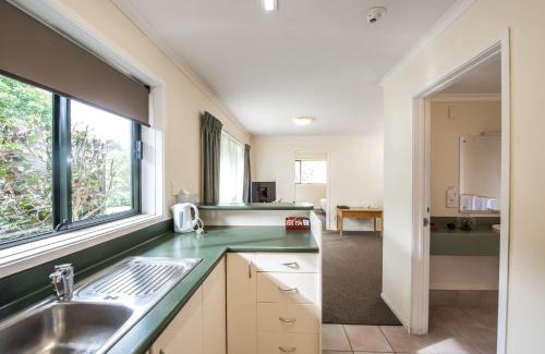 Albany Hotel | Comfortable Albany Oak Motel: 4-Star with Great Amenities