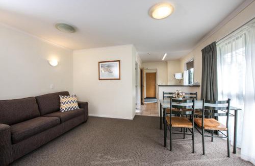 Albany Hotel | Comfortable Albany Oak Motel: 4-Star with Great Amenities