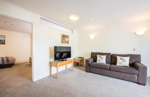 Albany Hotel | Comfortable Albany Oak Motel: 4-Star with Great Amenities