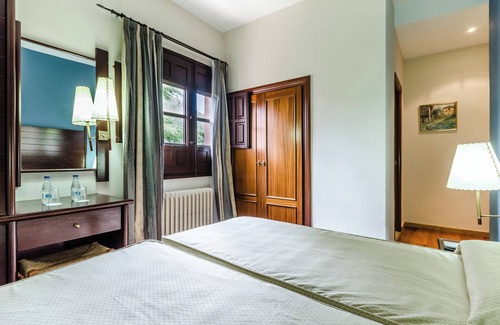 Albarracin Hotel | Discover Albarracin: Family-Friendly Retreat with Spa Access