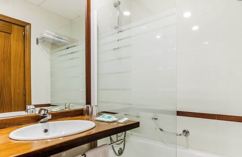 Albarracin Hotel | Discover Albarracin: Family-Friendly Retreat with Spa Access