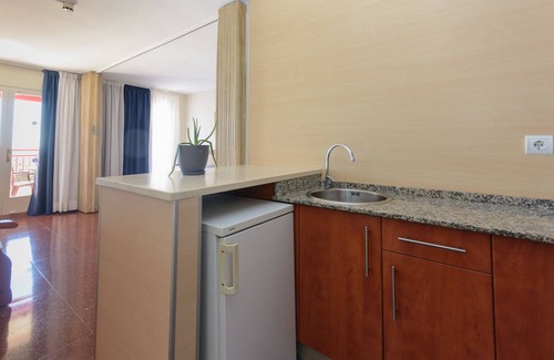 Salou City Centre Apartment | Ocean View Albatros Estudio with Pool & Spa Amenities