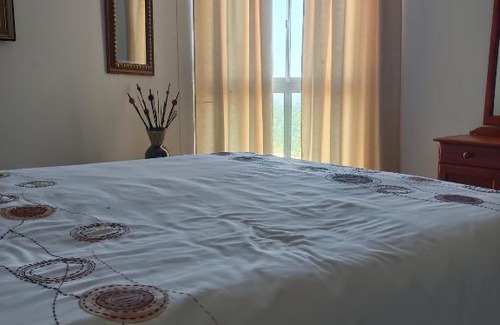 Amanzimtoti Apartment | Oceanfront Albatros: Family-Friendly Getaway with Views