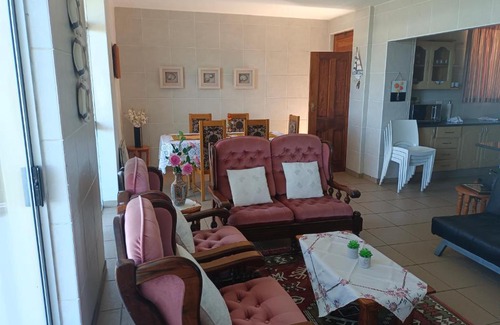 Amanzimtoti Apartment | Oceanfront Albatros: Family-Friendly Getaway with Views