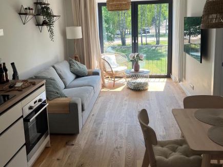 Engure Apartment | Top-Rated Albatross Beach Apartment with Pool & Ocean Views