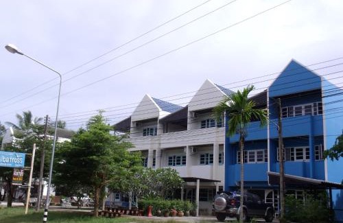 Saphli House | Family-Friendly Albatross Guesthouse at Thungwualaen Beach