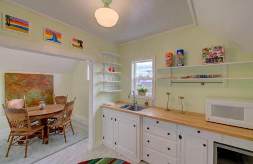 Ocean Park House | Beachfront Retreat: Albatross Landing - Pet & Child Friendly