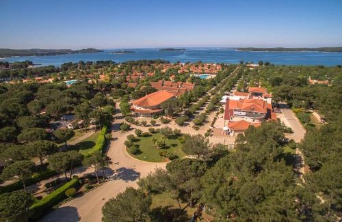 Valbandon Resort | Relaxing Oceanfront Retreat at Albatross Mobile Homes