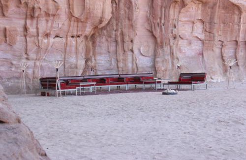 Wadi Rum Hotel | Albayt Private Camp
