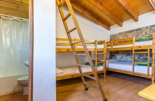 Salas de Pallars Apartment | Alberg La Solana - 31 - Quadruple Room (4 - 6 Guests)