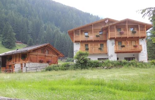 Rabbi Hotel | Welcoming Albergo al Fontanin with Restaurant & Breakfast
