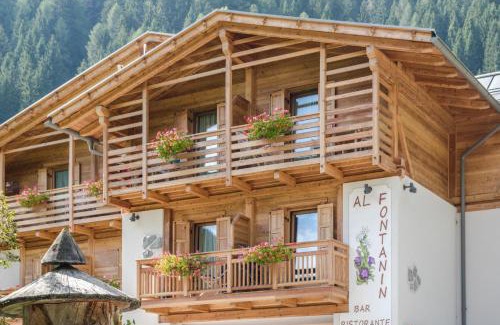 Rabbi Hotel | Welcoming Albergo al Fontanin with Restaurant & Breakfast