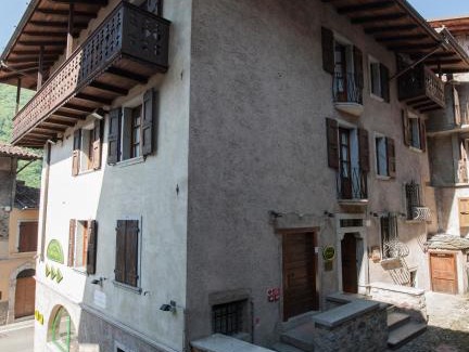 Bagolino Hotel | Inviting Stay at Albergo Al Tempo Perduto with Hot Tub