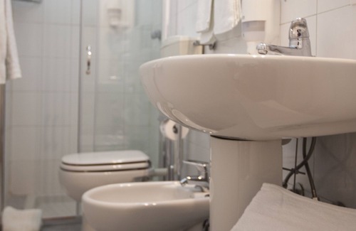 Washington Hotel | Cozy Stay at Albergo Amalfi Milano with Spa & Breakfast