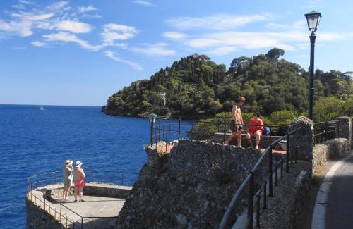 Santa Margherita Ligure Hotel | Cozy Stay at Albergo Annabella - Pet and Child Friendly