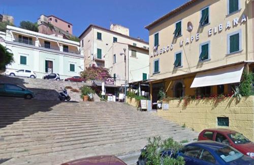 Portoferraio Old Town Hotel | Cozy Albergo Ape Elbana: Family-Friendly & Pet-Friendly Stay