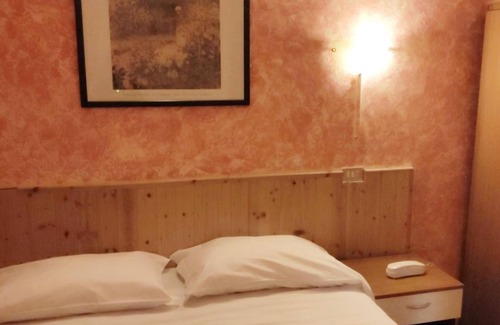 Reggio nell'Emilia Hotel | Pet-Friendly Albergo Ariosto with Family Amenities