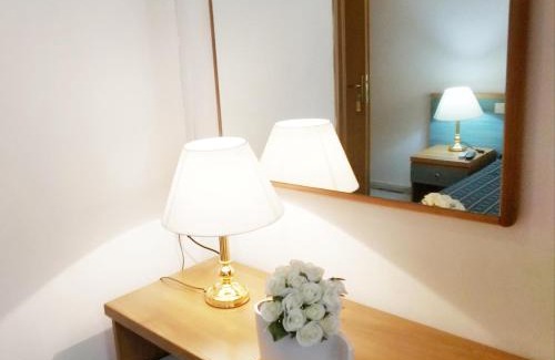 Universita Hotel | Discover Albergo Athena: Family-Friendly Dining Awaits