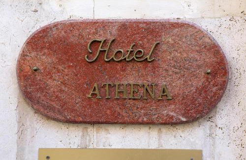 Universita Hotel | Discover Albergo Athena: Family-Friendly Dining Awaits